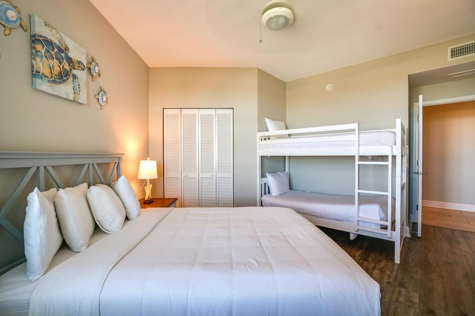 Aqua Beach Resort By Panhandle Getaways Panama City Beach Room photo